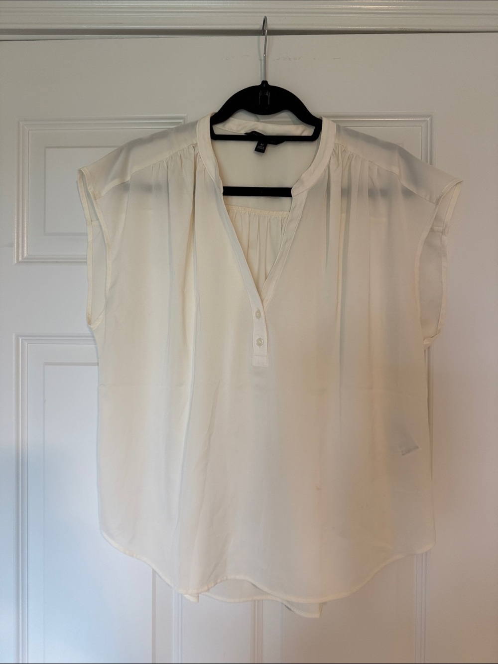 Banana Republic Cream Short-Sleeve V-Neck Henley Blouse